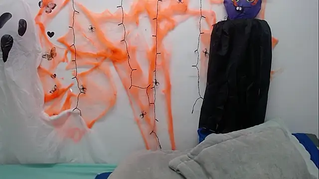 Snapshot of dulcenia_rose chatting on October 22, 2025, 1:43 pm dulcenia rose online show from October 22, 2025, 1:43 pm