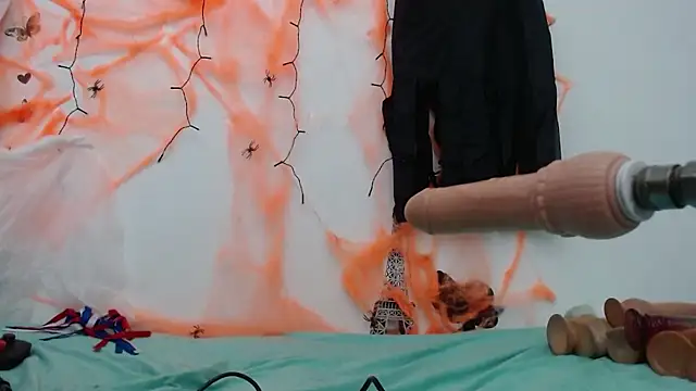 Snapshot of dulcenia_rose chatting on October 13, 2025, 2:18 pm dulcenia rose online show from October 13, 2025, 2:18 pm