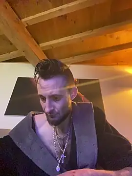 Snapshot of Bigkisslove chatting on March 19, 2026, 4:12 am Bigkisslove online show from March 19, 2026, 4:12 am