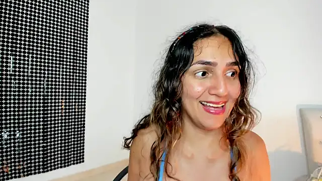 misshiccups online show from March 4, 2025, 4:49 am