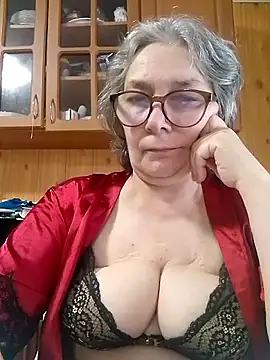 Snapshot of IrinaSweet54 chatting on June 16, 2026, 7:52 am IrinaSweet54 online show from June 16, 2026, 7:52 am