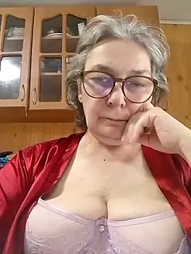 Snapshot of IrinaSweet54 chatting on June 22, 2026, 8:44 am IrinaSweet54 online show from June 22, 2026, 8:44 am