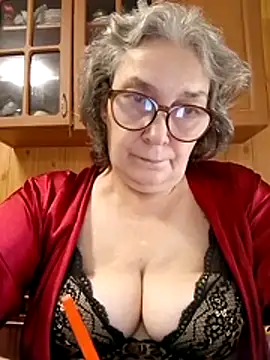 Snapshot of IrinaSweet54 chatting on July 20, 2026, 10:33 am IrinaSweet54 online show from July 20, 2026, 10:33 am