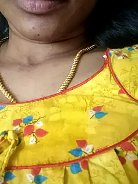 Snapshot of Ambika01 chatting on November 11, 2025, 9:15 am Ambika01 online show from November 11, 2025, 9:15 am