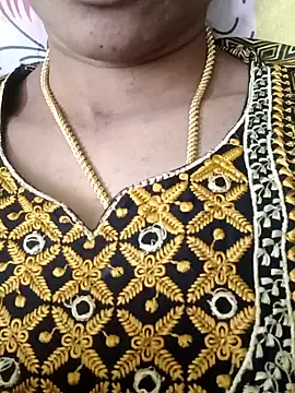 Snapshot of Ambika01 chatting on November 27, 2025, 3:40 am Ambika01 online show from November 27, 2025, 3:40 am