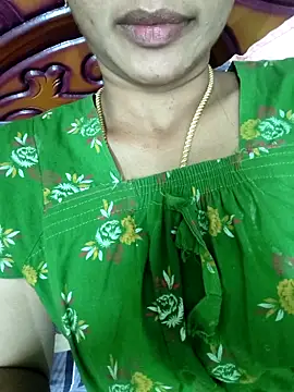 Snapshot of Ambika01 chatting on April 4, 2026, 5:14 am Ambika01 online show from April 4, 2026, 5:14 am