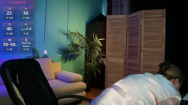 Snapshot of Ariell_Margot_ chatting on October 12, 2025, 5:20 am Ariell Margot online show from October 12, 2025, 5:20 am