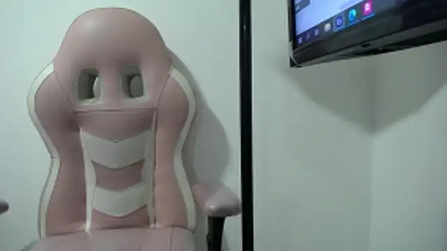 ElizabethSweet  online show from March 11, 2026, 7:19 pm