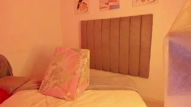 Snapshot of sarah__bigboobs chatting on February 9, 2026, 5:49 am sarah bigboobs online show from February 9, 2026, 5:49 am