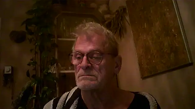 JanidGrunn online show from February 5, 2026, 7:43 pm