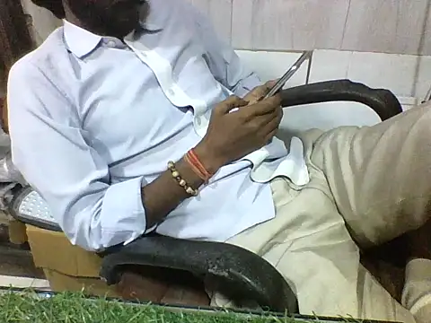 Snapshot of Desi_GfBf chatting on November 6, 2025, 12:53 pm Desi GfBf online show from November 6, 2025, 12:53 pm