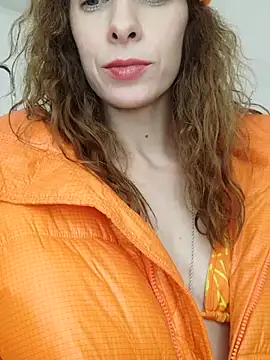 Snapshot of YourSuperModel chatting on October 31, 2025, 4:14 pm YourSuperModel online show from October 31, 2025, 4:14 pm