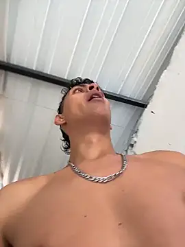 ValenSuarez25 online show from August 8, 2026, 5:09 pm