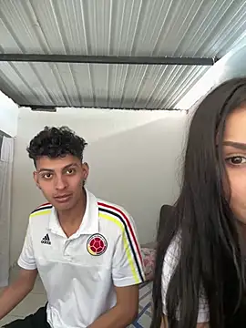 ValenSuarez25 online show from June 27, 2026, 6:14 pm