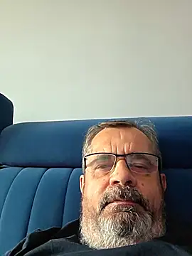 Snapshot of axecoman60 chatting on May 16, 2026, 6:34 am axecoman60 online show from May 16, 2026, 6:34 am