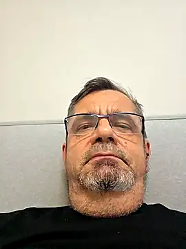 Snapshot of axecoman60 chatting on December 4, 2025, 8:41 pm axecoman60 online show from December 4, 2025, 8:41 pm