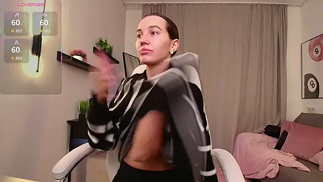 Snapshot of Bellla_Haddid chatting on November 19, 2025, 1:49 am Bellla Haddid online show from November 19, 2025, 1:49 am