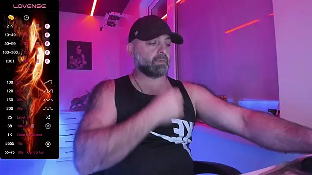 MAGABEAR077 online show from April 28, 2026, 8:02 pm