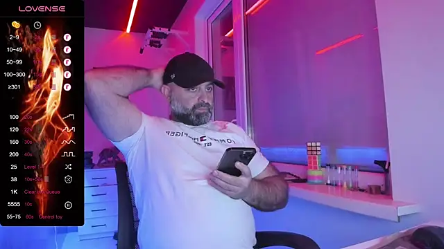 MAGABEAR077 online show from May 5, 2026, 5:38 pm