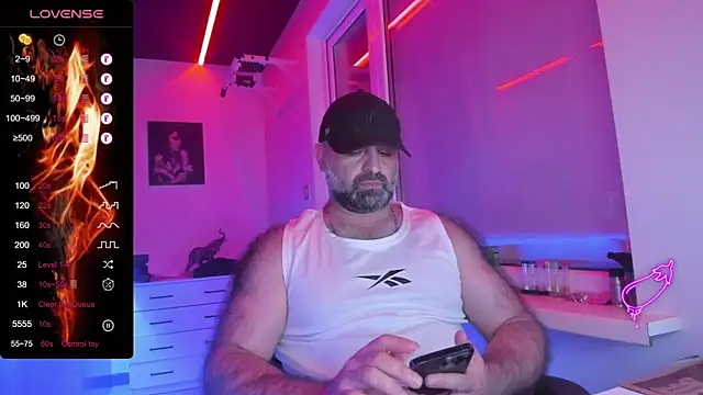 Snapshot of MAGABEAR077 chatting on July 28, 2026, 8:52 pm MAGABEAR077 online show from July 28, 2026, 8:52 pm