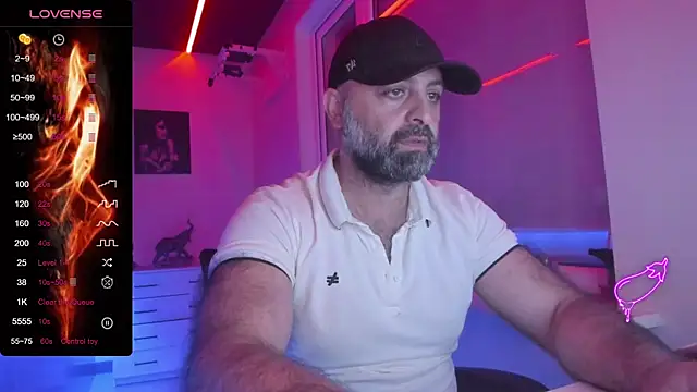 Snapshot of MAGABEAR077 chatting on June 21, 2026, 4:24 pm MAGABEAR077 online show from June 21, 2026, 4:24 pm