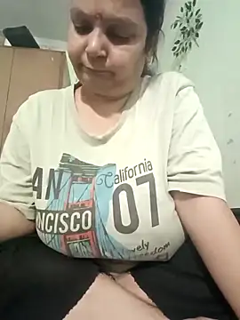 Snapshot of Kavya_kapoor chatting on November 4, 2025, 5:39 pm Kavya kapoor online show from November 4, 2025, 5:39 pm