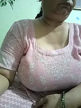Snapshot of Kavya_kapoor chatting on June 25, 2026, 7:35 am Kavya kapoor online show from June 25, 2026, 7:35 am