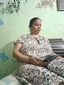Snapshot of Kavya_kapoor chatting on June 17, 2026, 5:34 pm Kavya kapoor online show from June 17, 2026, 5:34 pm
