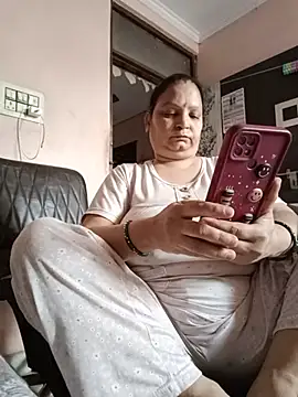 Snapshot of Kavya_kapoor chatting on July 5, 2026, 4:19 am Kavya kapoor online show from July 5, 2026, 4:19 am