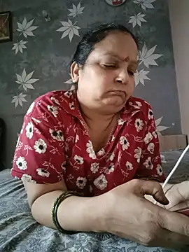 Snapshot of Kavya_kapoor chatting on August 6, 2026, 12:33 pm Kavya kapoor online show from August 6, 2026, 12:33 pm