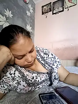 Snapshot of Kavya_kapoor chatting on June 24, 2026, 4:33 am Kavya kapoor online show from June 24, 2026, 4:33 am