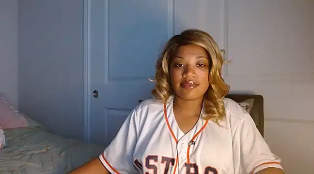 thekelliecapri online show from January 31, 2025, 4:25 am