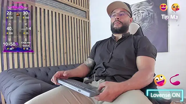 Snapshot of Luke__09 chatting on March 18, 2025, 12:17 pm Luke 09 online show from March 18, 2025, 12:17 pm