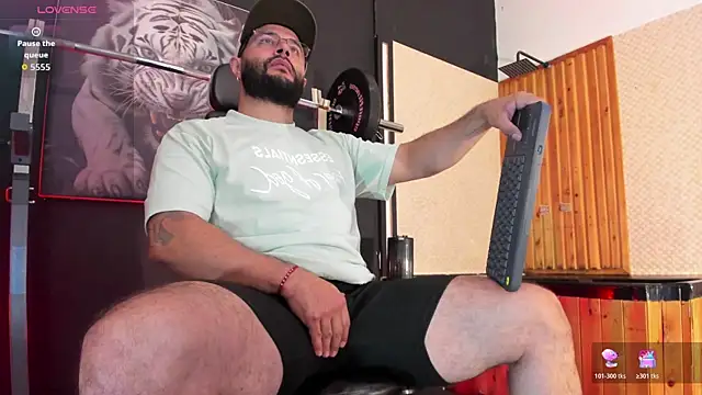 Snapshot of Luke__09 chatting on February 26, 2026, 11:32 am Luke 09 online show from February 26, 2026, 11:32 am