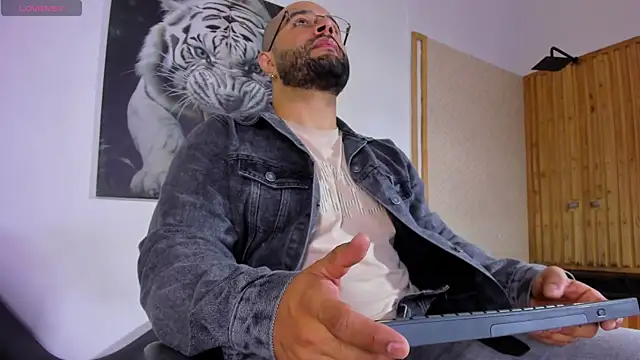 Snapshot of Luke__09 chatting on September 12, 2025, 11:43 am Luke 09 online show from September 12, 2025, 11:43 am