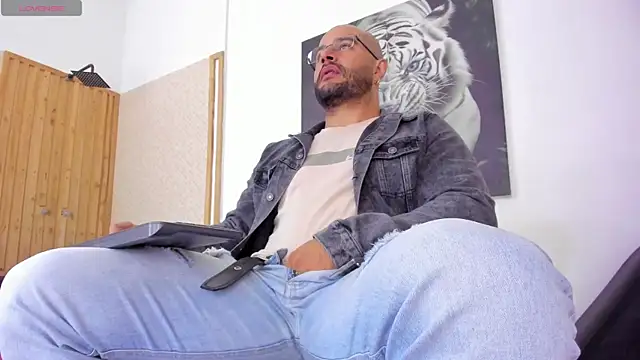 Snapshot of Luke__09 chatting on September 19, 2025, 11:36 am Luke 09 online show from September 19, 2025, 11:36 am