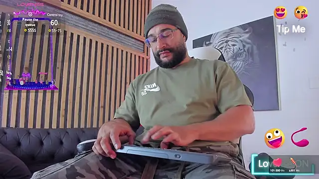 Snapshot of Luke__09 chatting on March 16, 2025, 12:22 pm Luke 09 online show from March 16, 2025, 12:22 pm