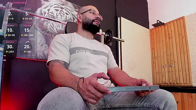 Snapshot of Luke__09 chatting on November 15, 2025, 11:25 am Luke 09 online show from November 15, 2025, 11:25 am