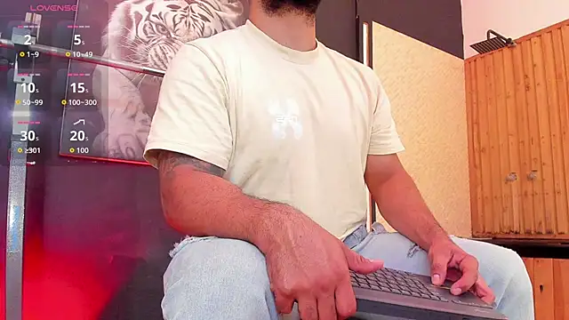 Snapshot of Luke__09 chatting on November 21, 2025, 11:20 am Luke 09 online show from November 21, 2025, 11:20 am