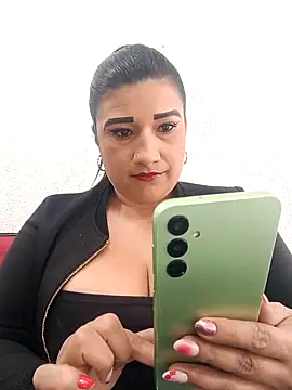 Snapshot of Hannahcandyy chatting on April 22, 2026, 4:36 pm Hannahcandyy online show from April 22, 2026, 4:36 pm