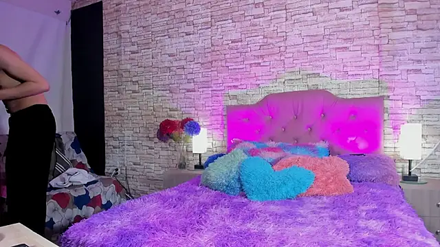 kitty queen10 online show from October 18, 2025, 6:04 am