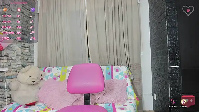 Snapshot of kitty_queen10 chatting on January 15, 2025, 6:54 am kitty queen10 online show from January 15, 2025, 6:54 am