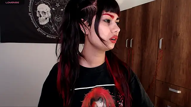 Snapshot of Little-Lucifer chatting on May 20, 2026, 6:49 pm Little-Lucifer online show from May 20, 2026, 6:49 pm