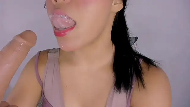 Snapshot of veky_saliva01 chatting on April 2, 2026, 12:01 pm veky saliva01 online show from April 2, 2026, 12:01 pm