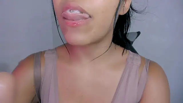 Snapshot of veky_saliva01 chatting on May 1, 2026, 5:18 pm veky saliva01 online show from May 1, 2026, 5:18 pm