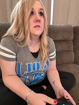 Snapshot of PuckBunny17 chatting on October 9, 2025, 9:37 pm PuckBunny17 online show from October 9, 2025, 9:37 pm