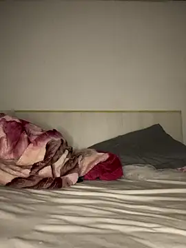 Snapshot of Vih222 chatting on March 22, 2026, 3:43 am Vih222 online show from March 22, 2026, 3:43 am