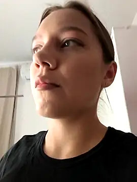 Snapshot of AliceBrayan chatting on October 3, 2025, 5:09 am AliceBrayan online show from October 3, 2025, 5:09 am