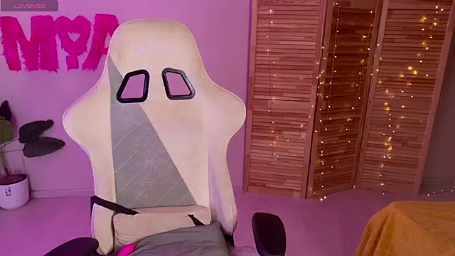 Snapshot of Miss_Mia_Murr chatting on September 12, 2025, 3:28 am Miss Mia Murr online show from September 12, 2025, 3:28 am