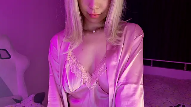 Snapshot of Miss_Mia_Murr chatting on October 25, 2025, 4:44 am Miss Mia Murr online show from October 25, 2025, 4:44 am